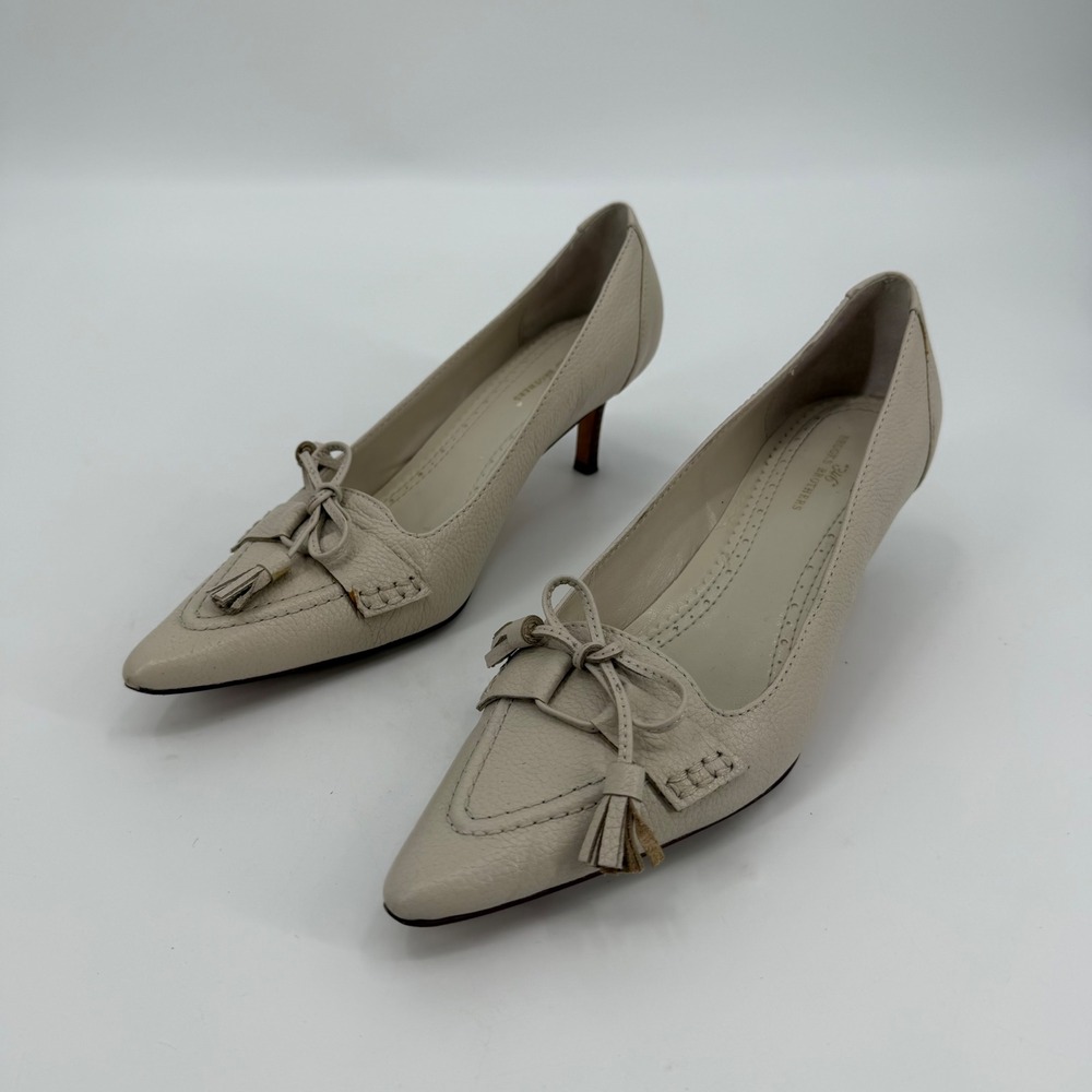 Brooks Brothers 346 Cream Pebbled Leather Tassel Bow Pointed Toe Pumps 7.5